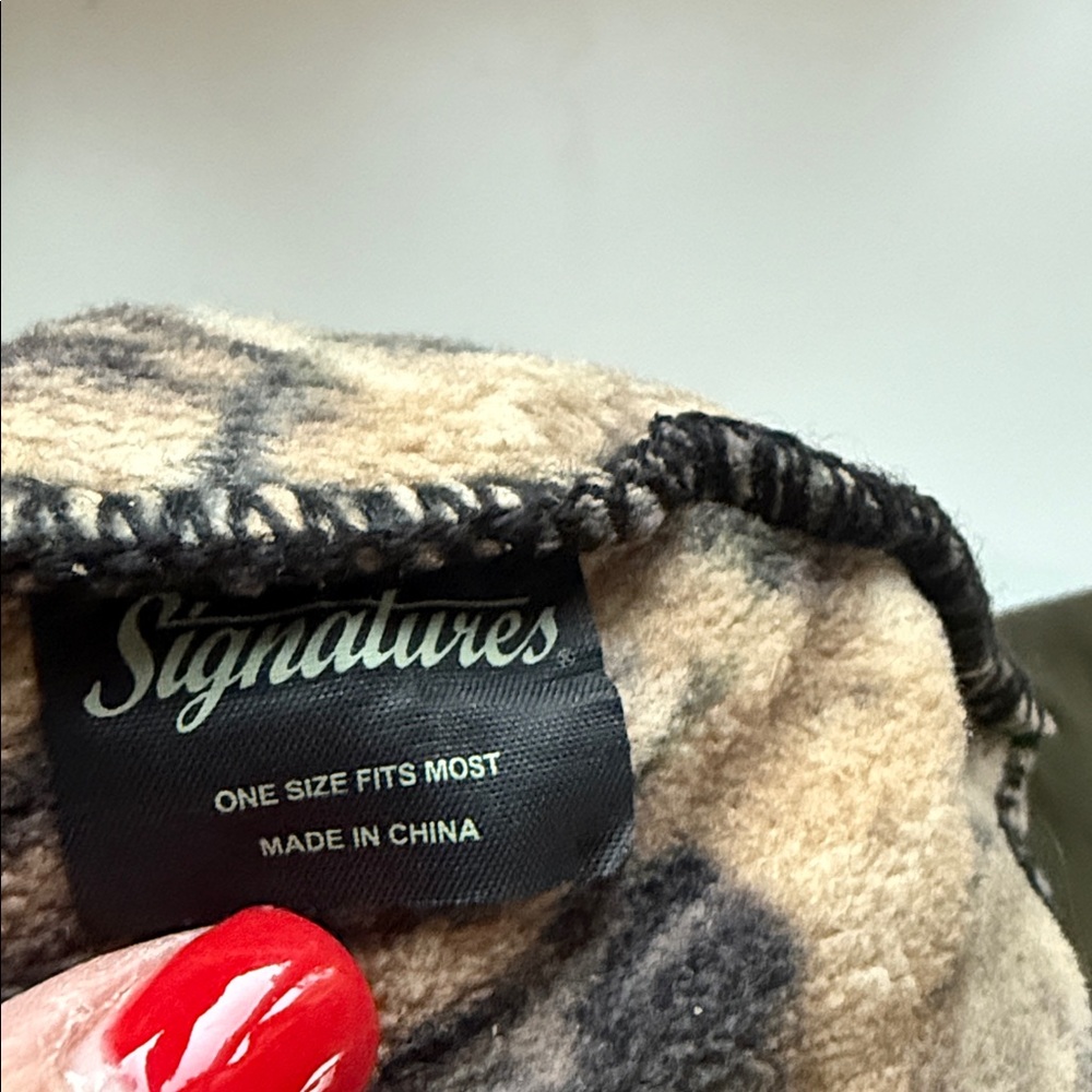 Mossy Oak Camouflage Beanie and Olive neck neck cover - Picture 4 of 4